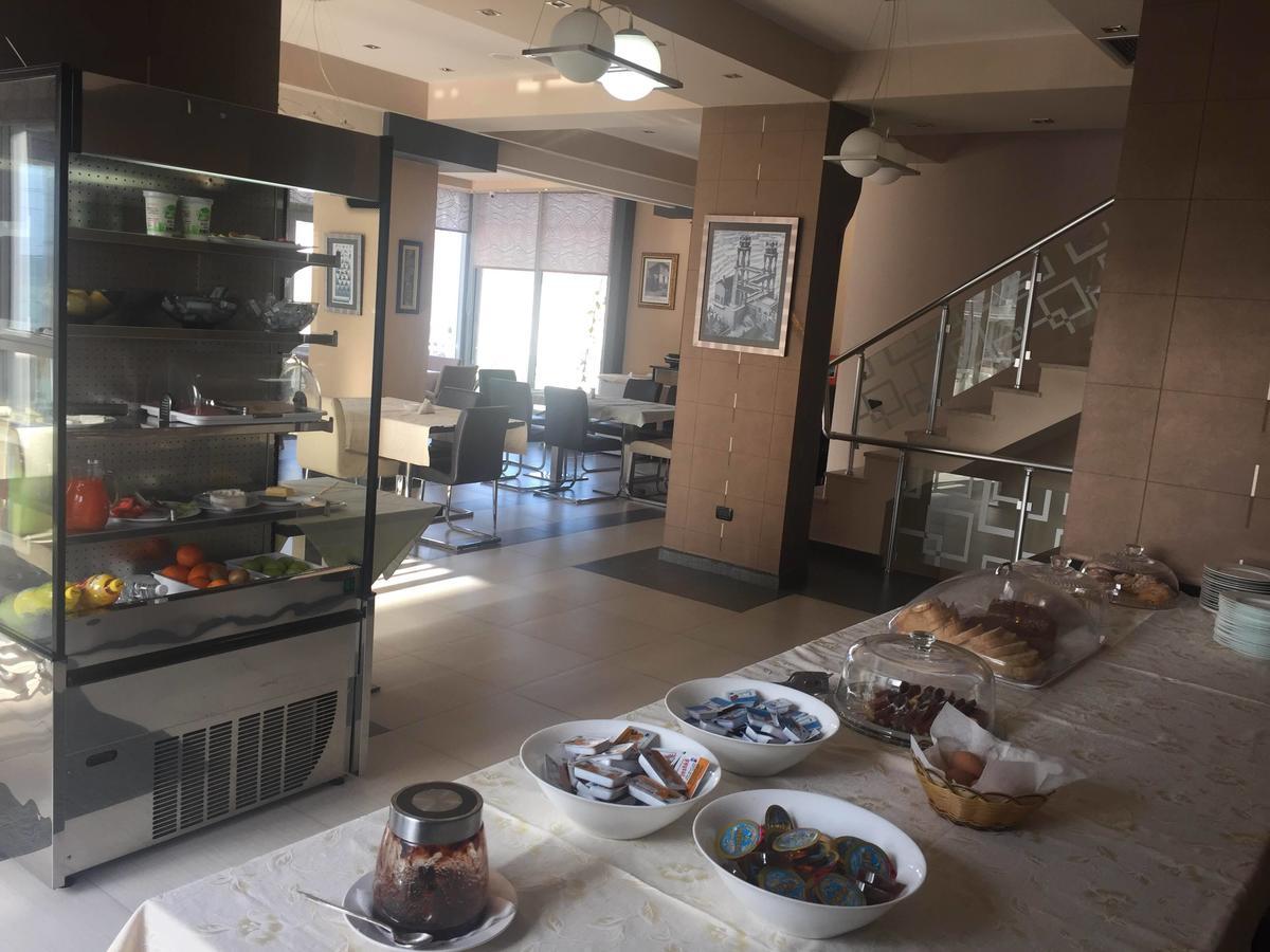 Hotel Nais Beach دراس المظهر الخارجي الصورة