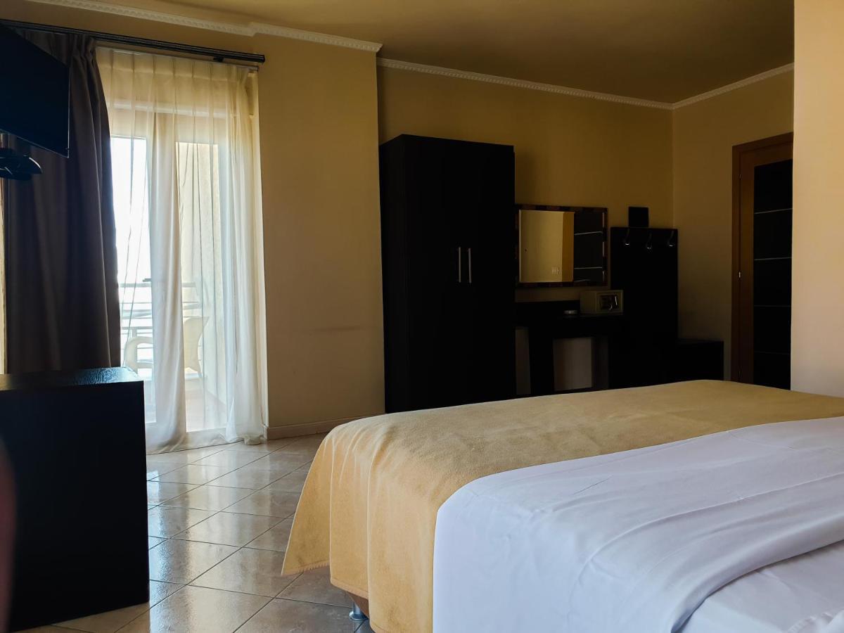 Hotel Nais Beach دراس المظهر الخارجي الصورة