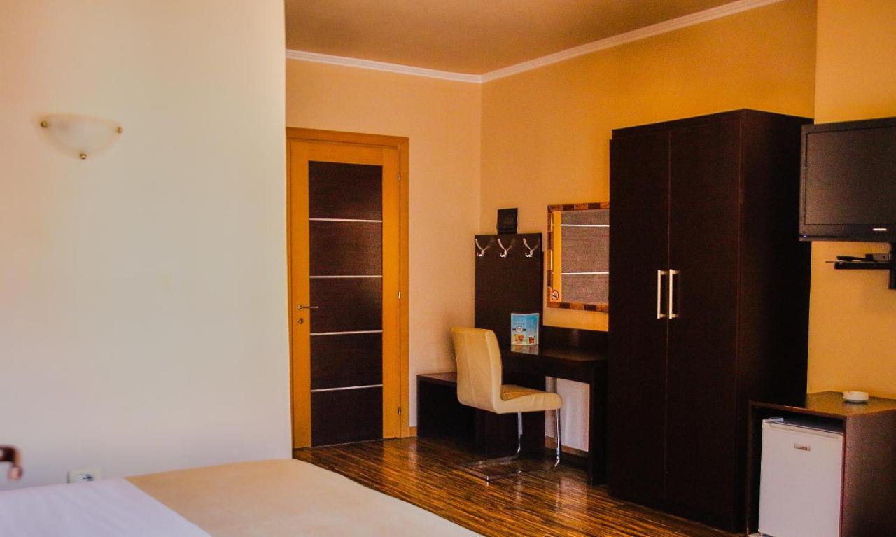 Hotel Nais Beach دراس المظهر الخارجي الصورة